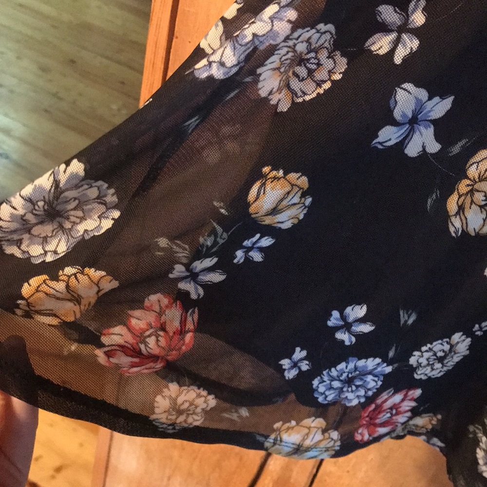 Mesh Floral Romper 🧚 - Picture 3 of 6